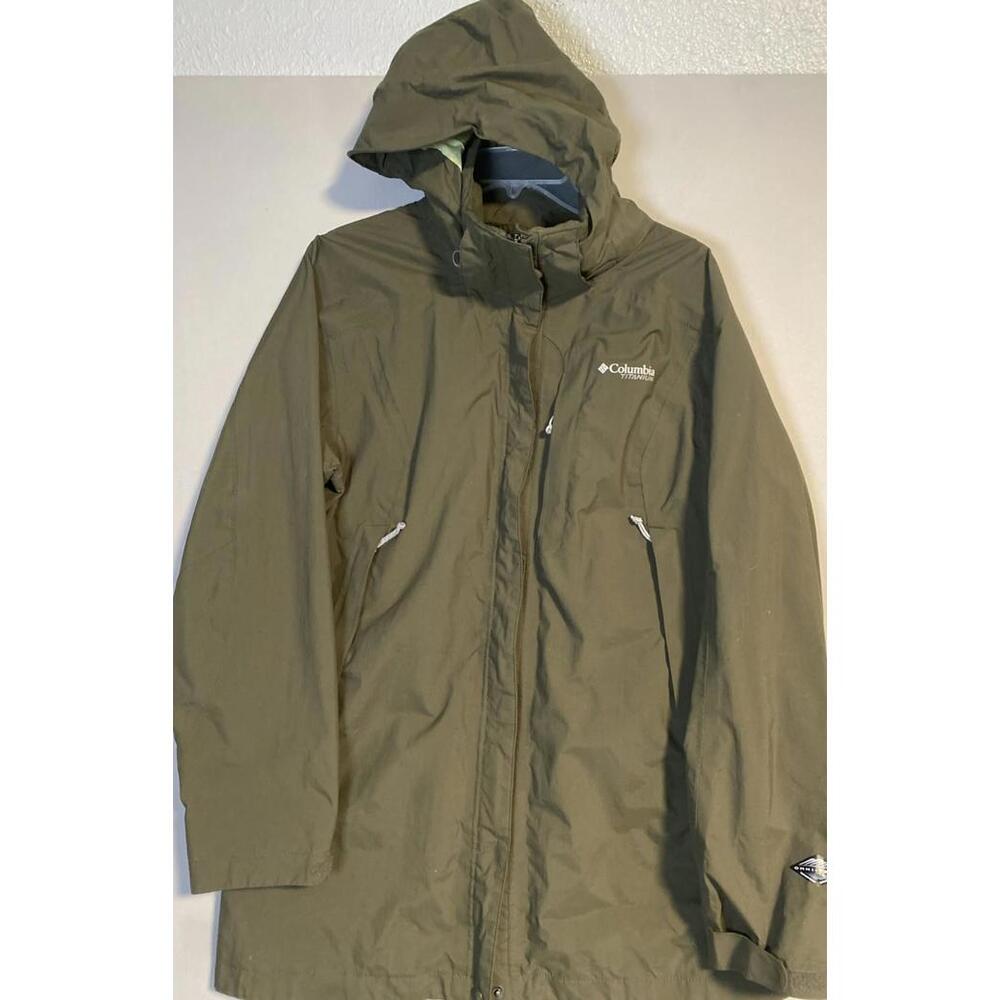 Columbia TITANIUM Omni-Tech Ampli-Dry (No Liner) Olive Green Woman’s Medium